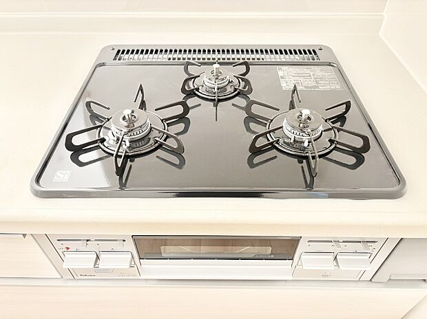 【その他設備(ガスコンロ)】三口ガスコンロでお料理が一気にはかどりそう  