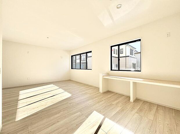 【リビングダイニング】落ち着いた雰囲気のＬＤＫは家族みんなの快適空間  