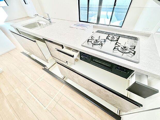 【その他設備(スライド収納)】使いやすさを優先したスライド式収納タイプ！