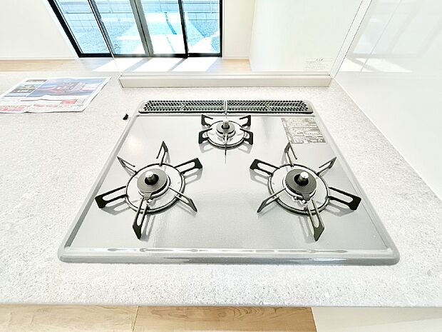 【その他設備(ガスコンロ)】三口ガスコンロでお料理が一気にはかどりそう  