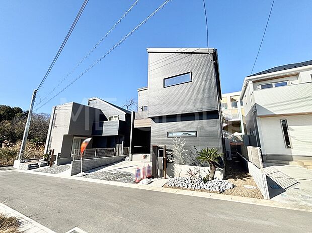 【前面道路含む現地写真】堂々完成！！ ここから始まる新生活を応援いたします！ 