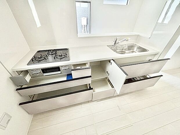 【その他設備(スライド収納)】使いやすさを優先したスライド式収納タイプ！