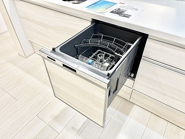 【その他設備(食洗機)】面倒なお片づけは食洗機にお任せ！家事の負担が減って、時間にも気持ちにもゆとりができます。