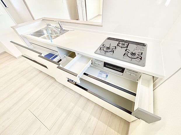 【その他設備(スライド収納)】使いやすさを優先したスライド式収納タイプ！
