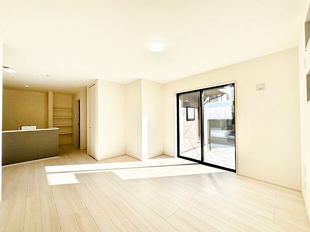 【ダイニング】家族の笑顔が自然と生まれてくる、そんな雰囲気のダイニングに仕上がっています