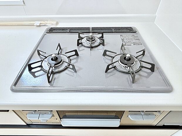 【その他設備(Ｓｉセンサーコンロ)】ガスコンロはＳｉセンサー搭載。火力調節や焦げ付き・消し忘れも防いでくれます。