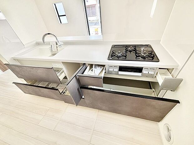 【その他設備(スライド収納)】使いやすさを優先したスライド式収納タイプ！