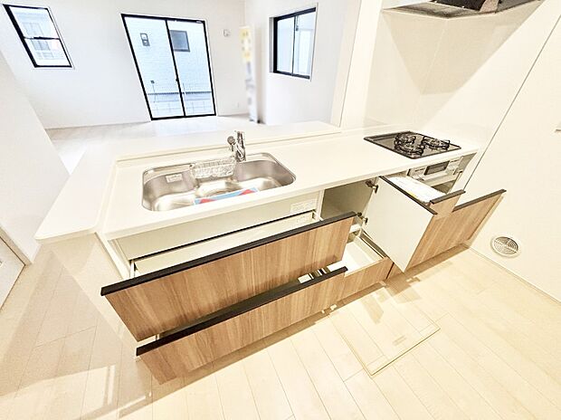 【その他設備(スライド収納)】使いやすさを優先したスライド式収納タイプ！