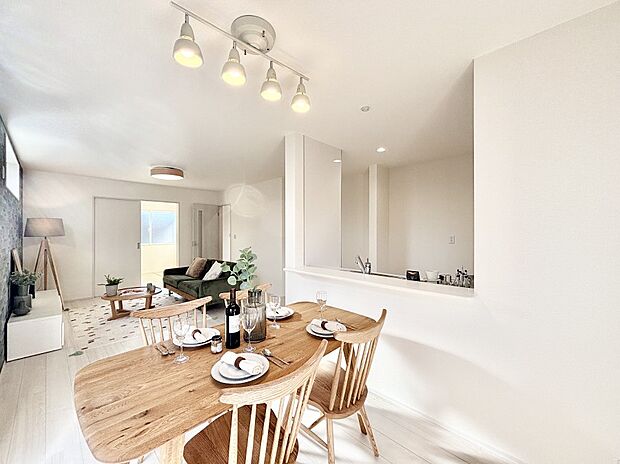 【ダイニング】18.5帖の広々ＬＤＫは家族みんなの快適空間！家族のつながりを強くする大事なスペース