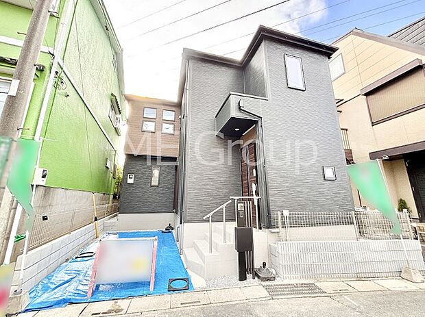 【現地外観写真】たっぷりの陽光と心地よい風が舞い込む住まい