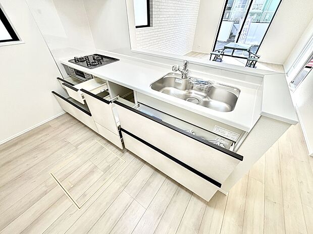 【その他設備(スライド収納)】使いやすさを優先したスライド式収納タイプ！