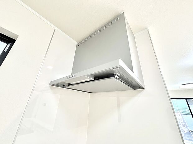 【その他設備(レンジフード)】基本的なお手入れはフィルターのみ！お手入れのしやすさも魅力です。