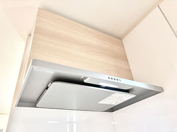 【その他設備(レンジフード)】基本的なお手入れはフィルターのみ！お手入れのしやすさも魅力です。