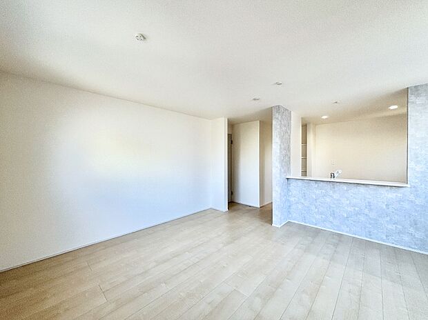 【リビングダイニング】家族団らんの時間も増えそうなくつろぎのリビングダイニング。   