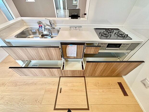 【その他設備(スライド収納)】使いやすさを優先したスライド式収納タイプ！