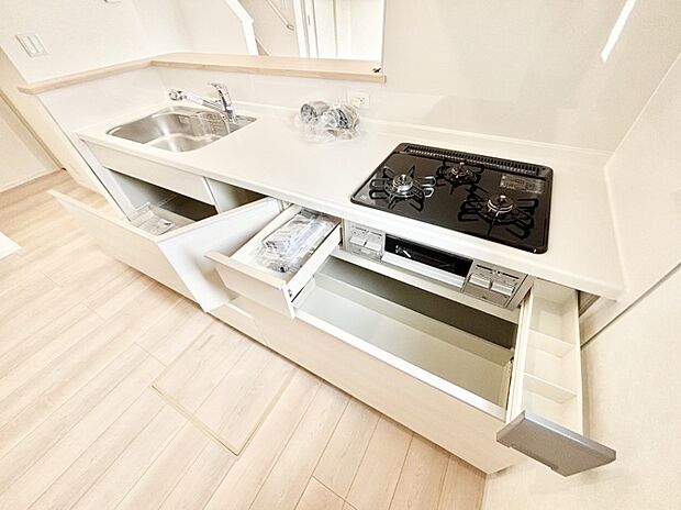 【その他設備(スライド収納)】使いやすさを優先したスライド式収納タイプ！