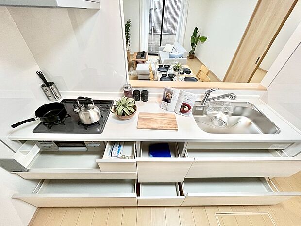 【その他設備(スライド収納)】使いやすさを優先したスライド式収納タイプ！