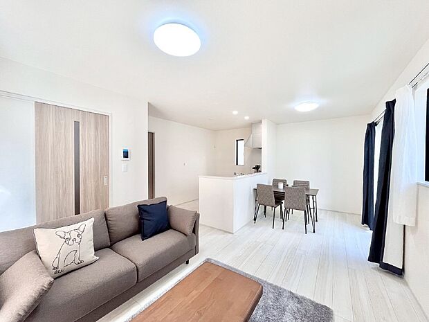 【リビング】15帖のＬＤＫは家族みんなの快適空間！家族のつながりを強くする大事なスペースです。 