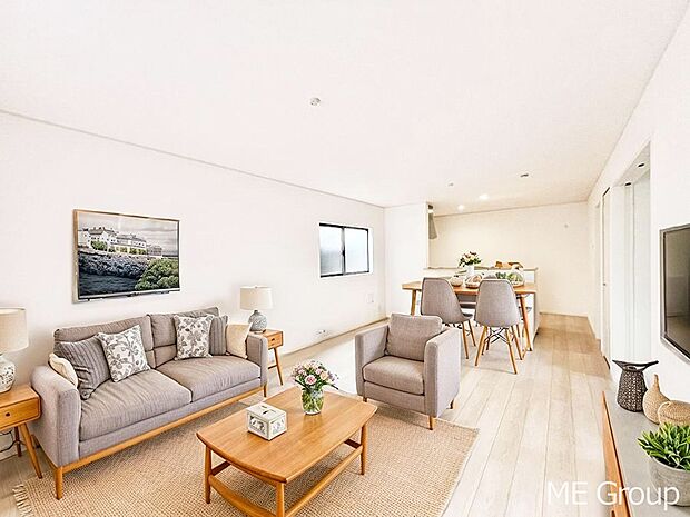 【リビング】落ち着いた雰囲気のＬＤＫは家族みんなの快適空間※家具はCGです