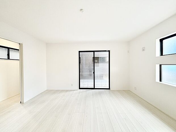 【リビングダイニング】家族団らんの時間も増えそうなくつろぎのリビングダイニング。   