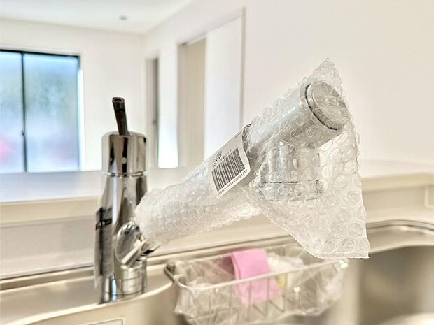 【その他設備(蛇口一体型浄水器)】いつでも清潔なおいしいお水を。一つの水栓で水道水と浄水を使い分け。