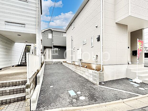 【現地外観写真】洗練された外観、上質な住空間が広がる室内は永く安心して過ごせる住居です。