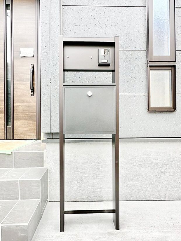 【その他現地】表札・インターホン・ポストをひとつに集約