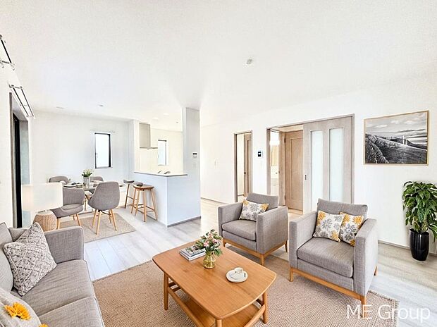 【リビング】日当たりのいいリビングでゆったりとしたティータイムを!※家具はCGです