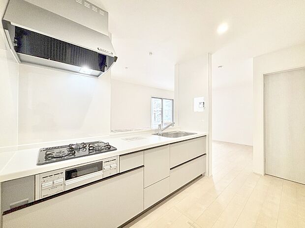 【ダイニングキッチン】カウンター越しにお話しをしながら毎日のお料理をもっと楽しく