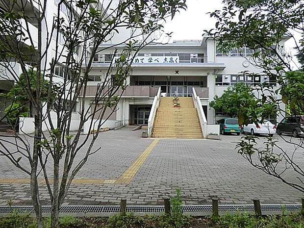 越谷市立大袋中学校(約450m・徒歩6分)