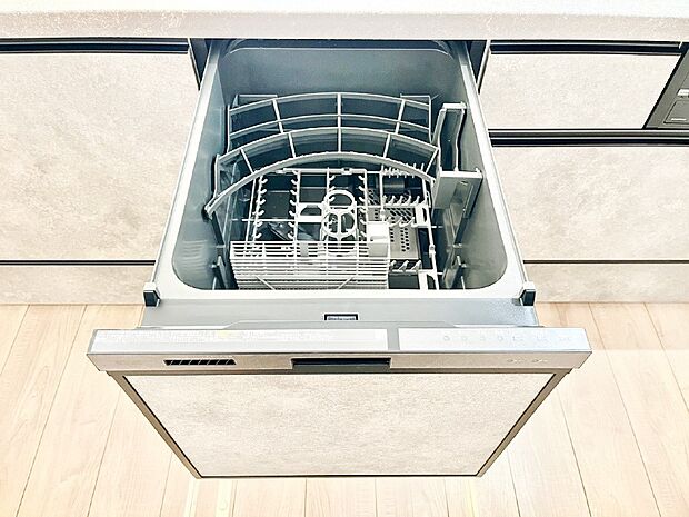 【その他設備(食洗機)】面倒なお片づけは食洗機にお任せ！家事の負担が減って、時間にも気持ちにもゆとりができます。