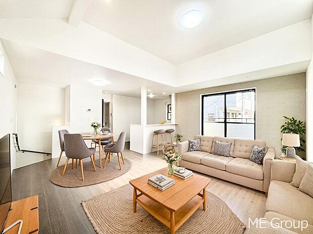 【リビング】落ち着いた雰囲気のＬＤＫは家族みんなの快適空間※家具はCGです