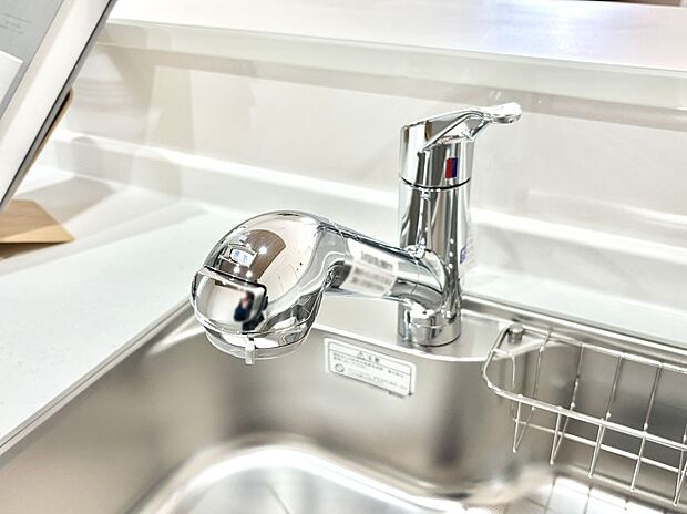 【その他設備(浄水器)】いつでも清潔なおいしいお水を。一つの水栓で水道水と浄水を使い分け。