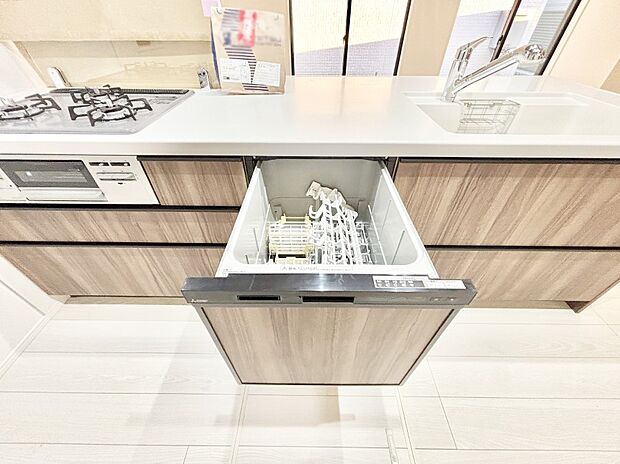 【その他設備(食洗機)】面倒なお片づけは食洗機にお任せ!家事の負担が減って、時間にも気持ちにもゆとりができます。