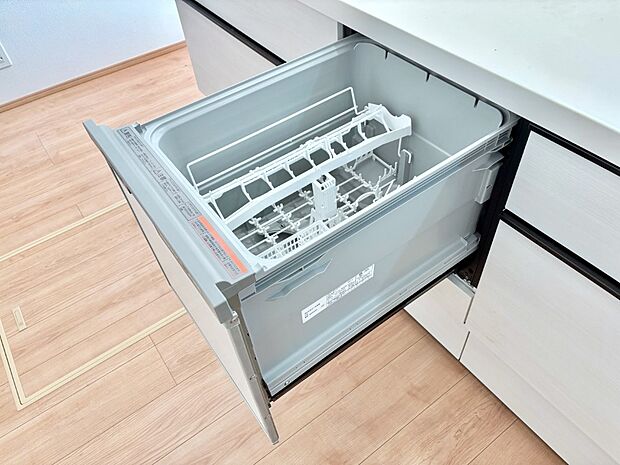 【その他設備(食洗機)】面倒なお片づけは食洗機にお任せ!家事の負担が減って、時間にも気持ちにもゆとりができます。