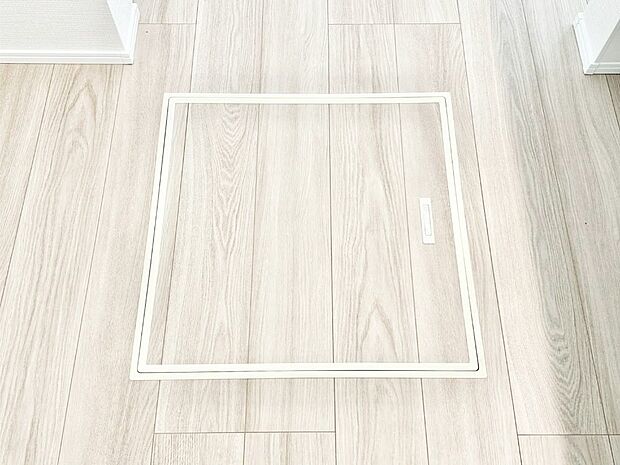 【その他設備(床下収納)】床下収納付き!日用品・非常用品の収納にも大活躍。