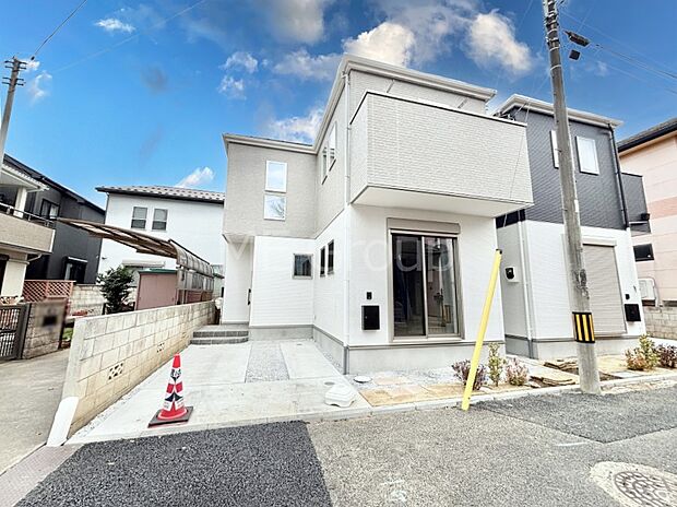 【現地外観写真】たっぷりの陽光と心地よい風が舞い込む住まい