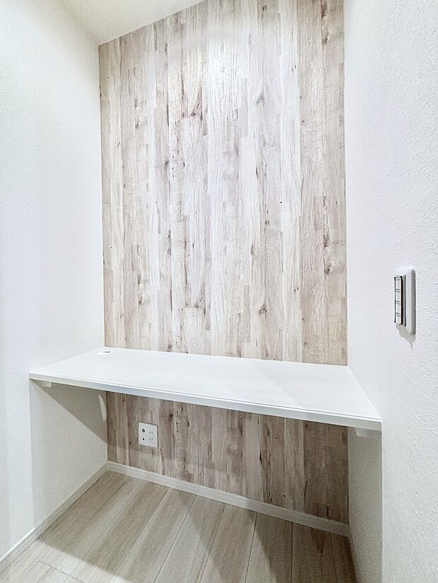 【その他設備(カウンター)】キッチン横にカウンターを設置