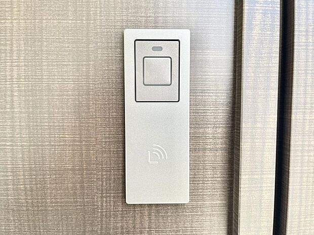 【玄関】ラクラク開錠!スマートコントロールキー。