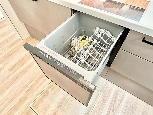 【その他設備(食洗機)】面倒なお片づけは食洗機にお任せ!家事の負担が減って、時間にも気持ちにもゆとりができます。