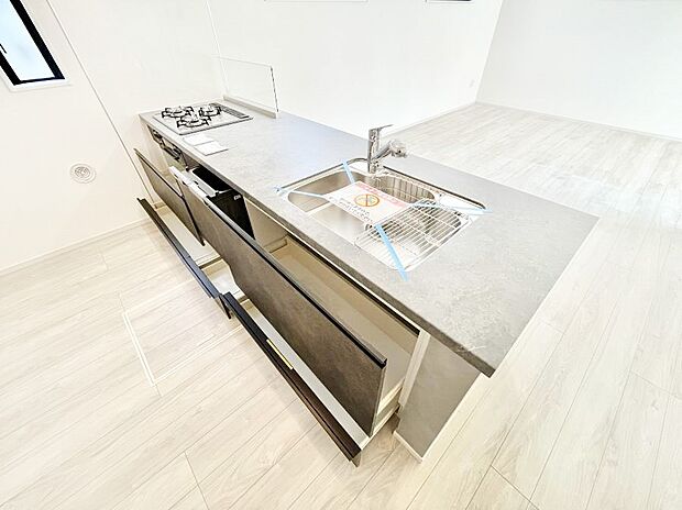 【その他設備(スライド収納)】使いやすさを優先したスライド式収納タイプ!