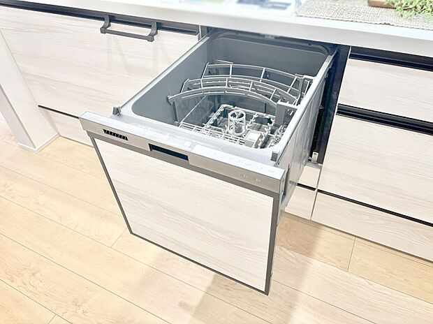 【その他設備(食洗機)】面倒なお片づけは食洗機にお任せ！家事の負担が減って、時間にも気持ちにもゆとりができます。