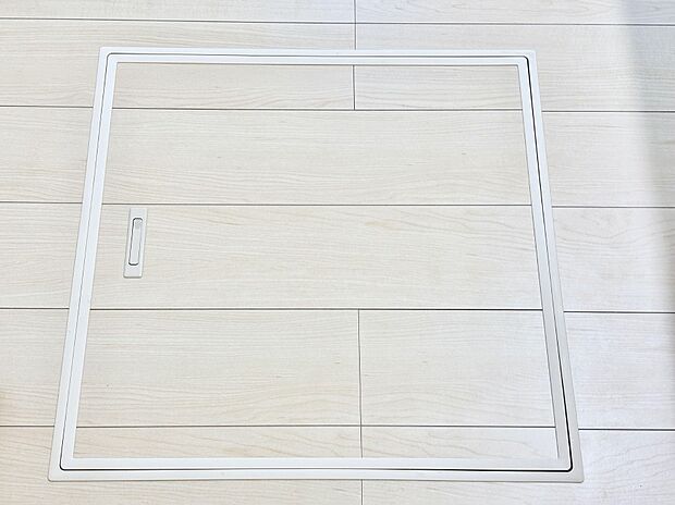 【その他設備(床下収納)】床下収納付き！日用品・非常用品の収納にも大活躍。