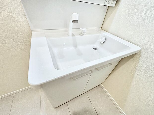 【その他設備(ハンドシャワー水栓)】ハンドシャワー付き!使いやすい洗面台。