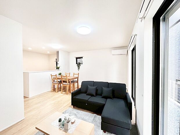 【リビング】住む方の個性が引き出される、インテリアを考えるのが楽しみなリビングです！ 