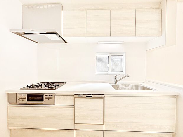 【キッチン】毎日使うキッチンだから、使いやすさ＆お手入れのしやすさにこだわりました。 