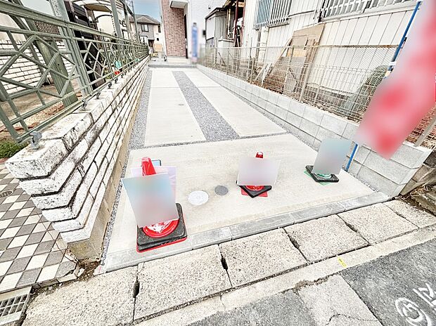 【駐車場】駐車2台可能!急なお客様の駐車に。また、ご家族の自転車スペースとしても大活躍。