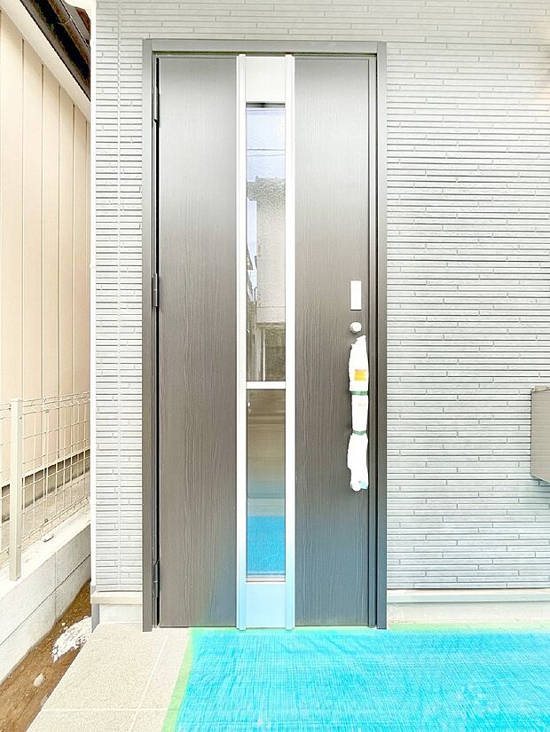 【玄関】大切な家族、来客を出迎える玄関。