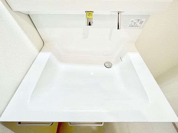 【その他設備(ハンドシャワー水栓)】ハンドシャワー付き！使いやすい洗面台。