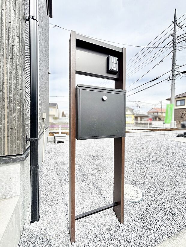 【その他現地】表札・インターホン・ポストをひとつに集約